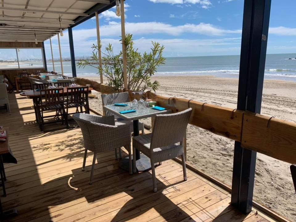 Appartement 1Ere Ligne Piscine Terrasse Au Bord De La Plage Front De Mer Avec 6 Velos Palavas-les-Flots Exterior photo